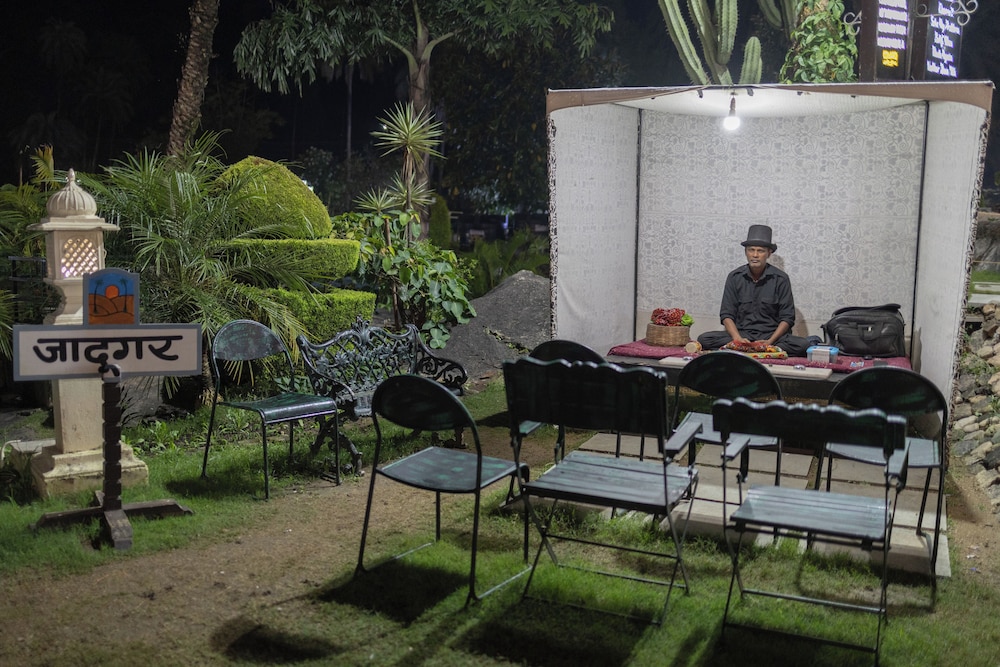 CHACHA INN. 53/77
