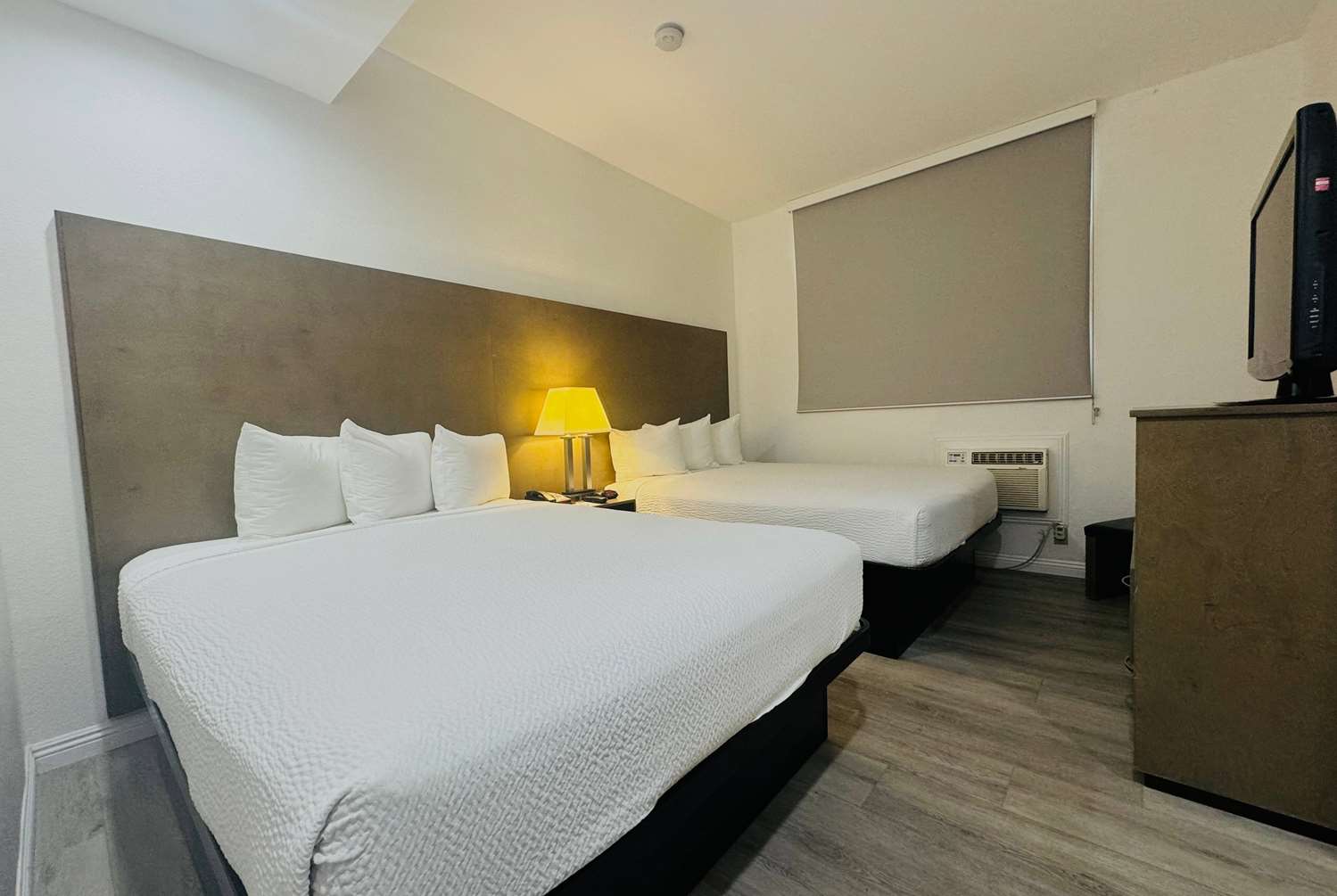 Ramada by Wyndham San Diego Airport 13/42