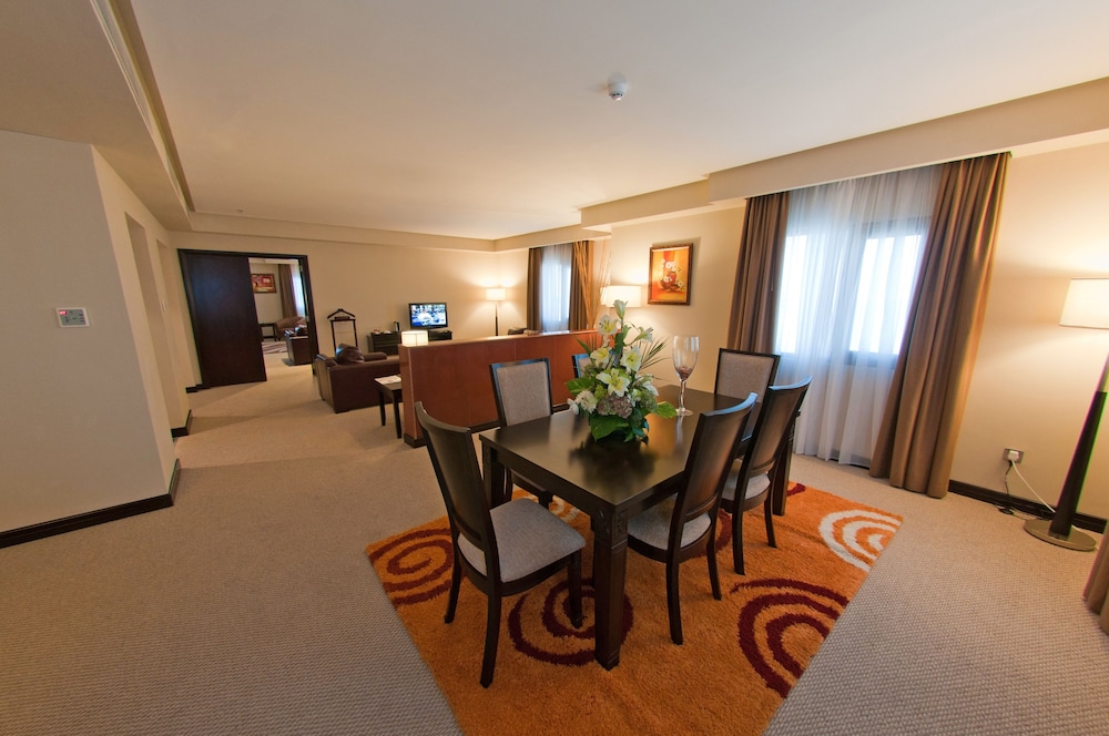 Monroe Hotel Bahrain 60/66