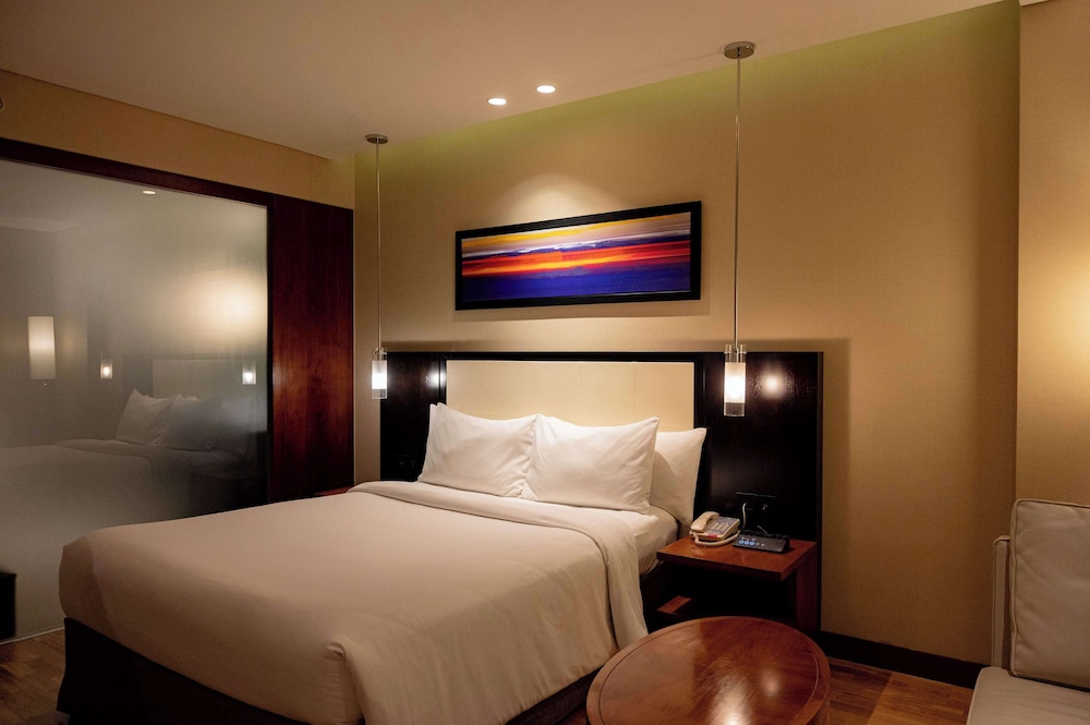 GUEST ROOM, DELUXE, QUEEN BED