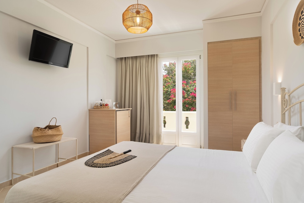 Finikas Beach Hotel 13/50