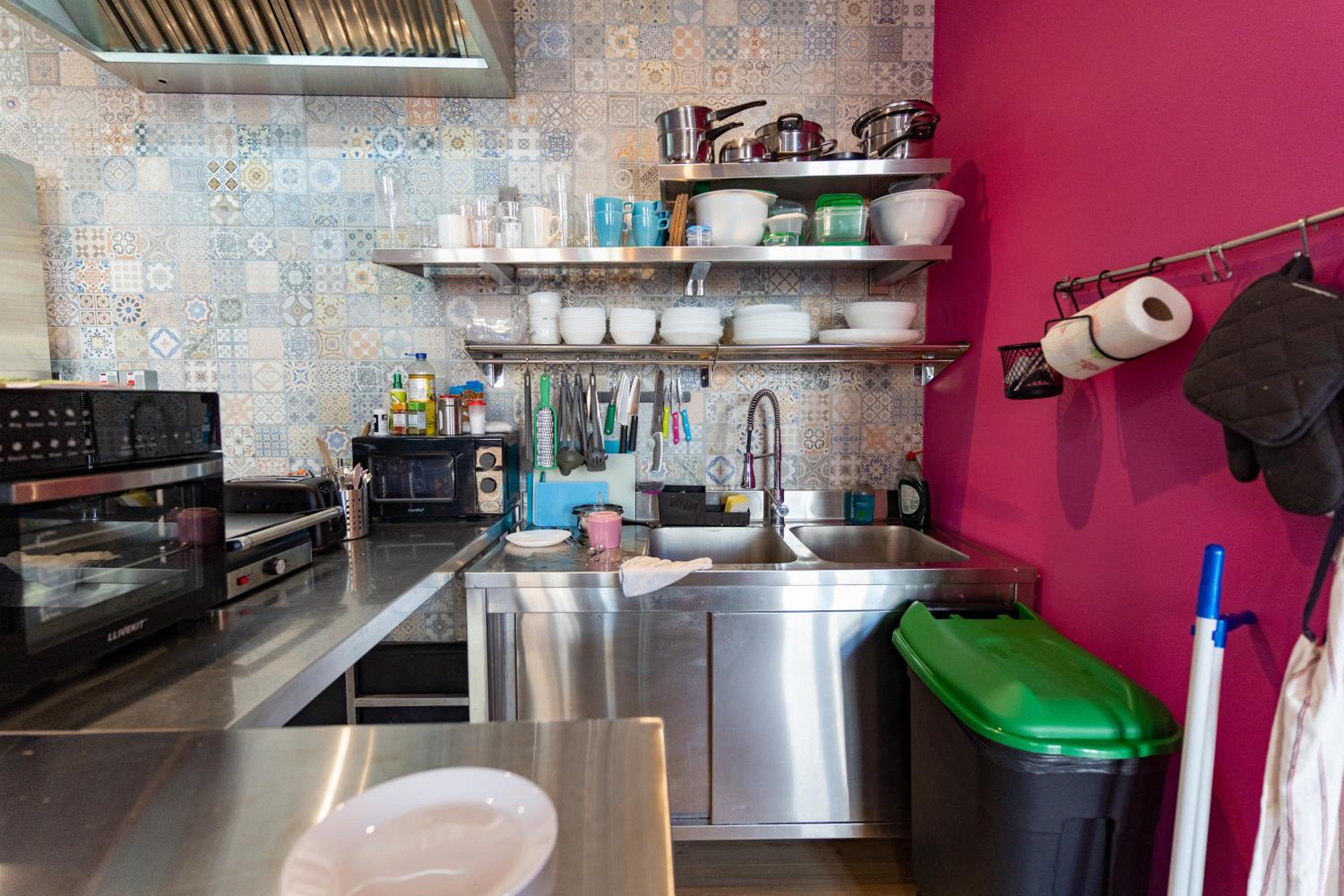 Hostelle - women only hostel London 14/26