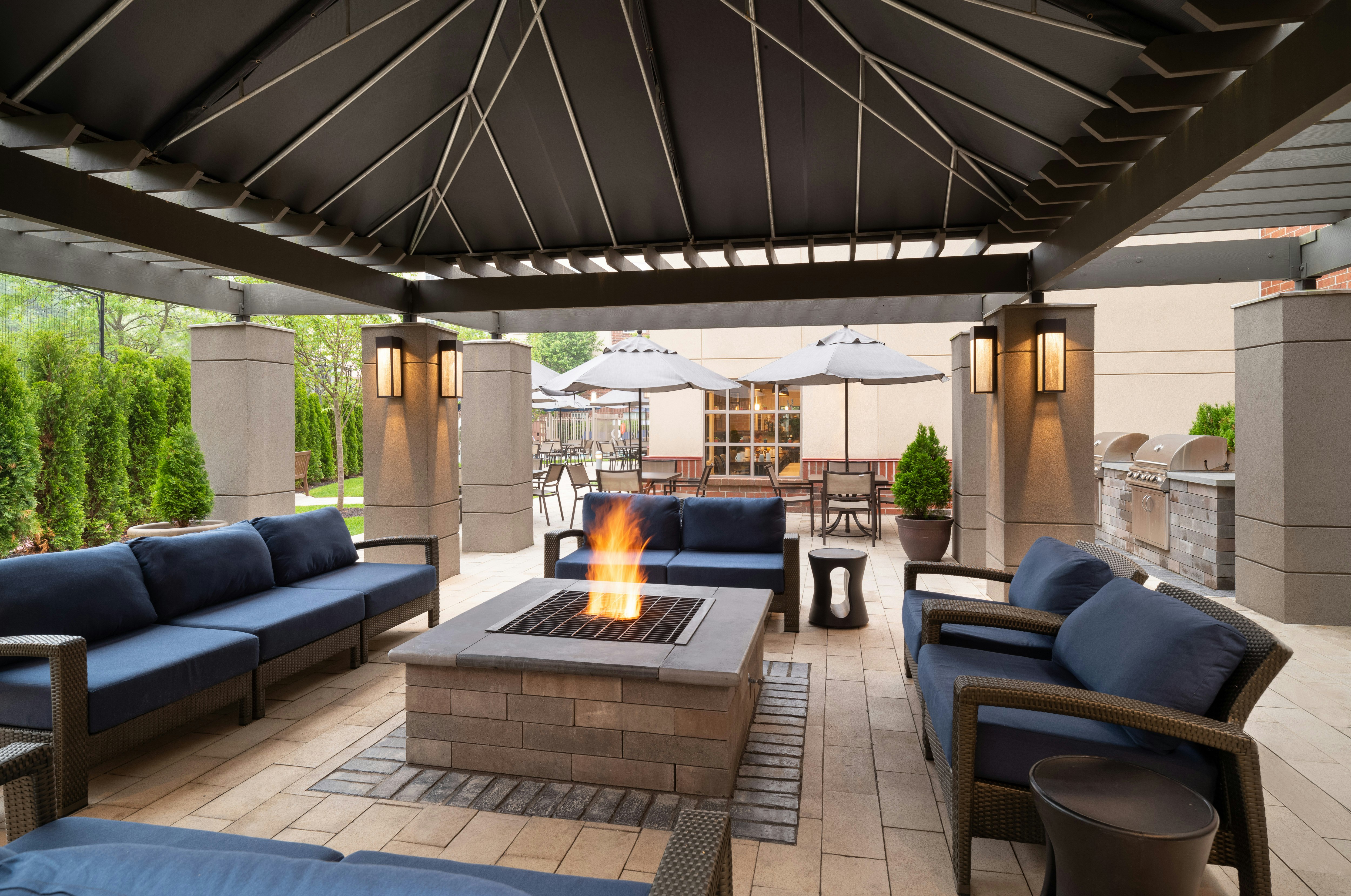 HYATT house White Plains 40/74