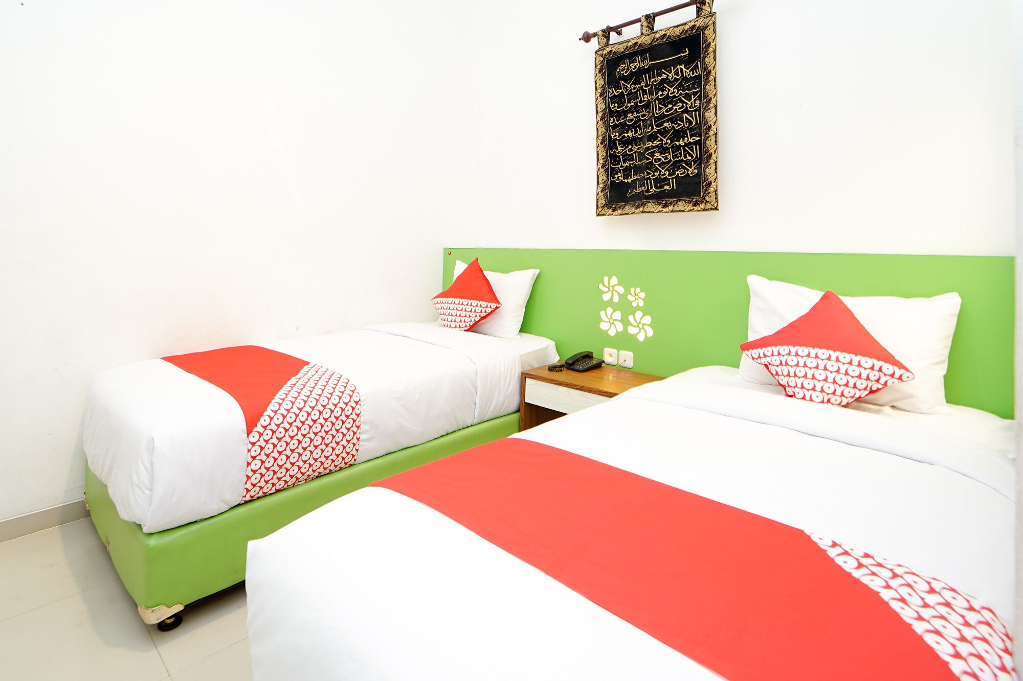 DELUXE, TWIN BEDS