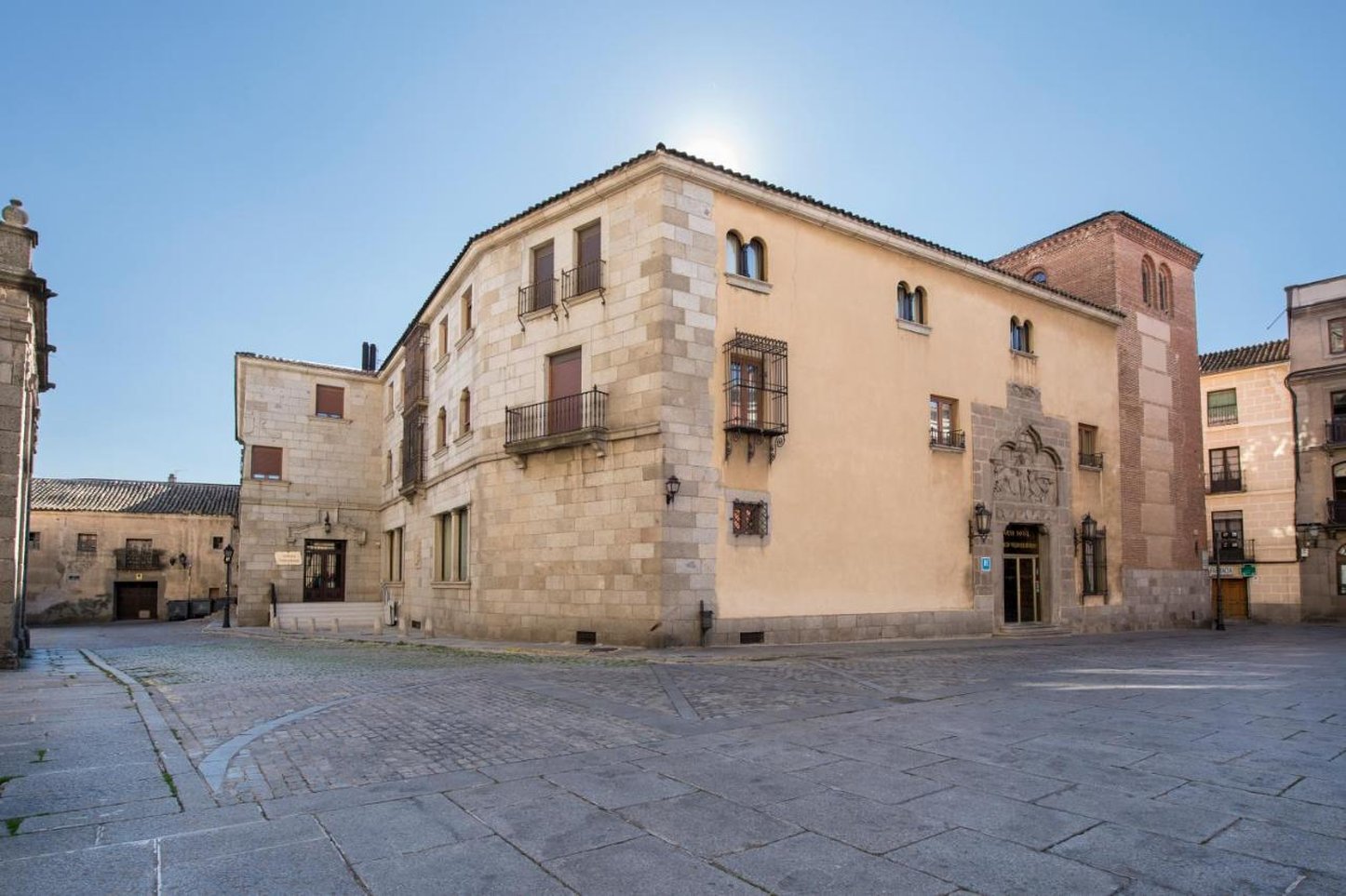 Hotel Palacio de Valderrabanos 72/78