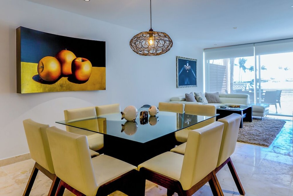 The Elements Oceanfront & Beachside Condo Hotel 36/50