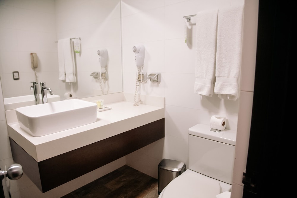 Hotel Carrera Ex Thunderbird Hotels Carrera 61/64