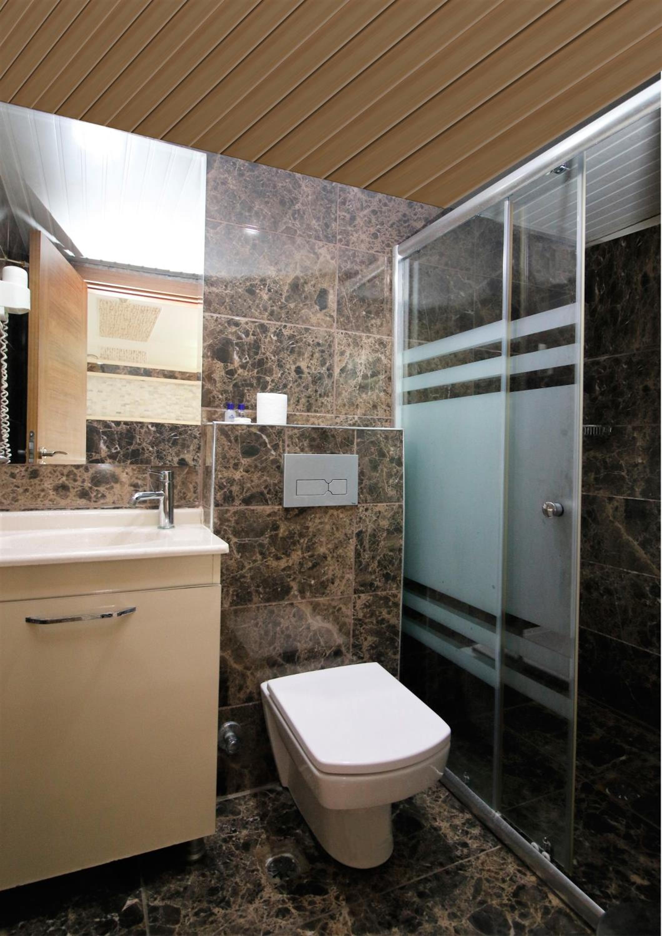 غرفة قياسية بسرير مزدوج أو سريرين منفصلين، Behram Hotel 7/8