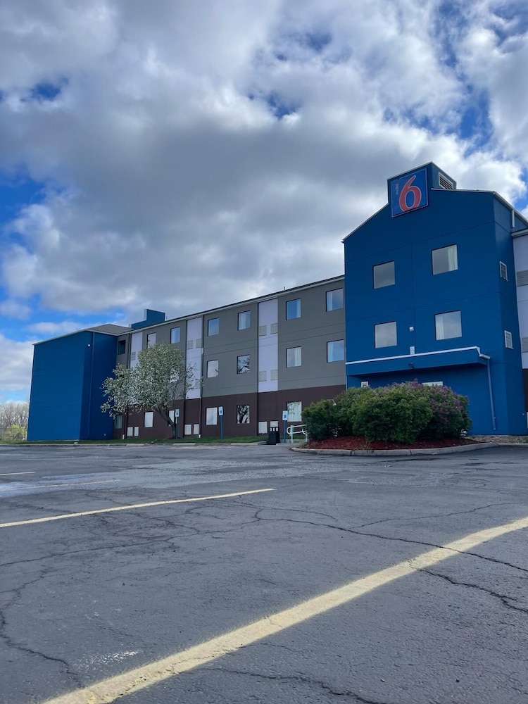Motel6 Caseyville, IL 55/64