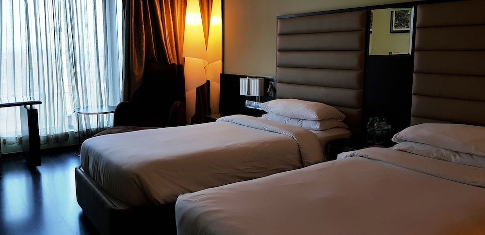 Vivanta Hyderabad, Begumpet 15/55