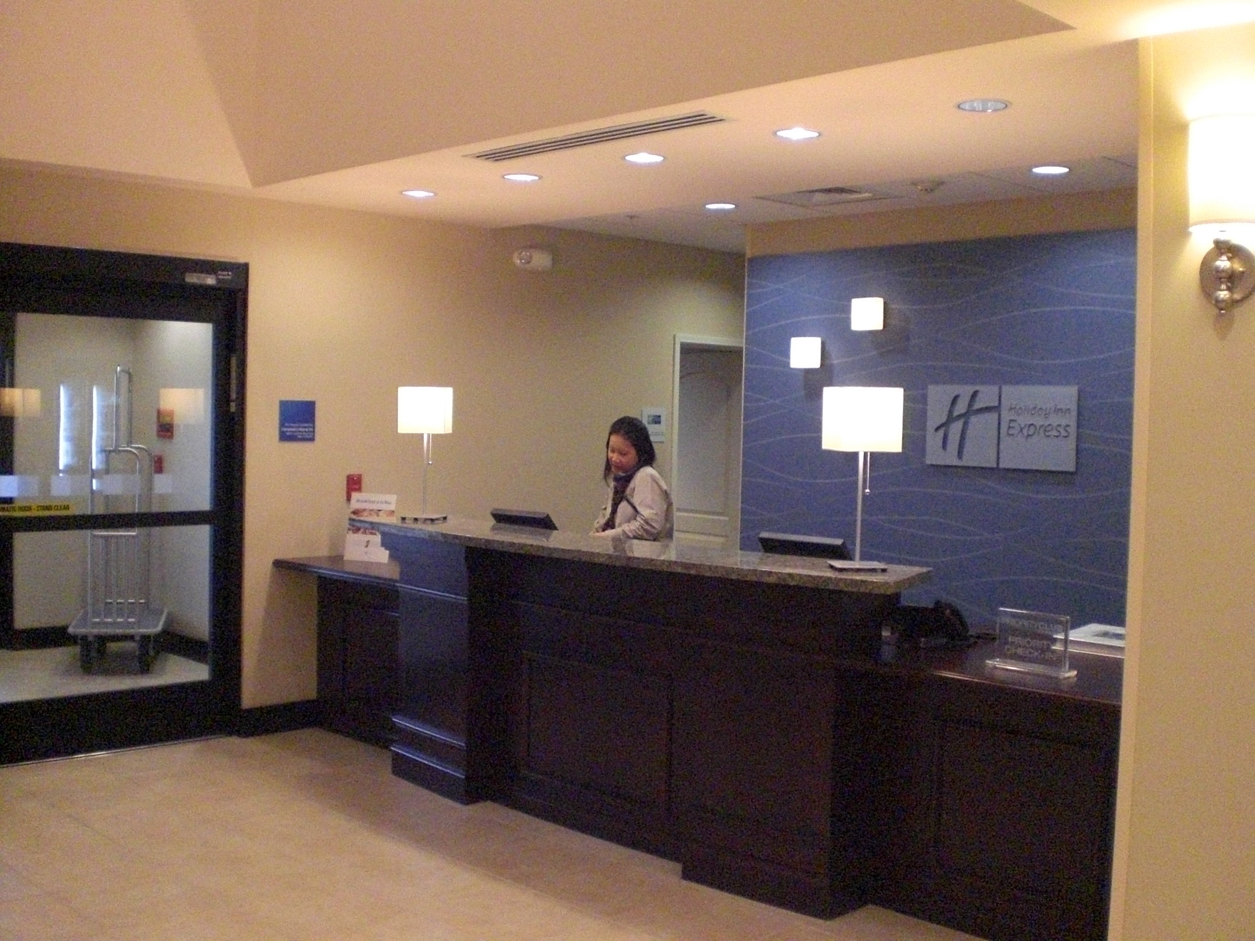 Holiday Inn Express Hotel Clovis Fresno 10/76