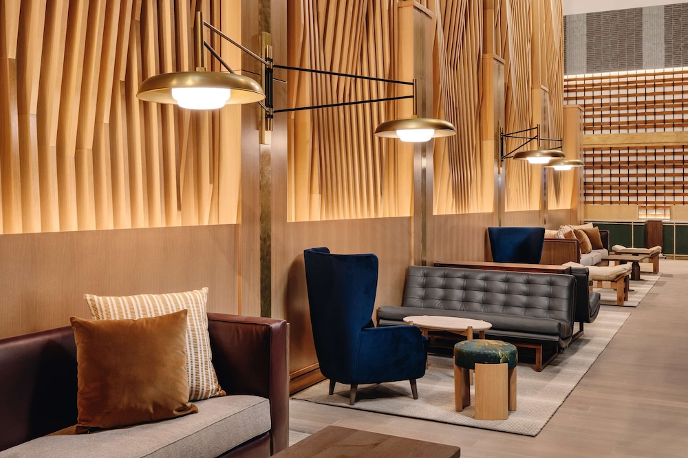Arlo Midtown 37/47