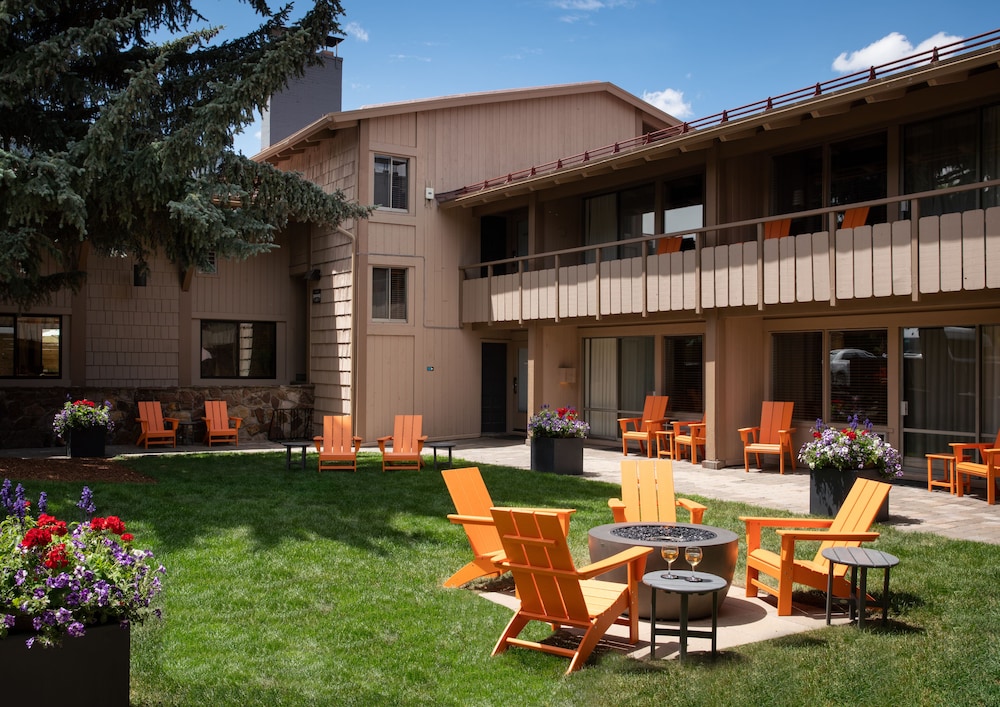 Tamarack Lodge 7/54