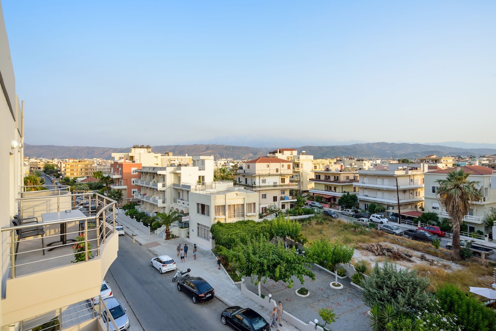Elia Residences 52/59