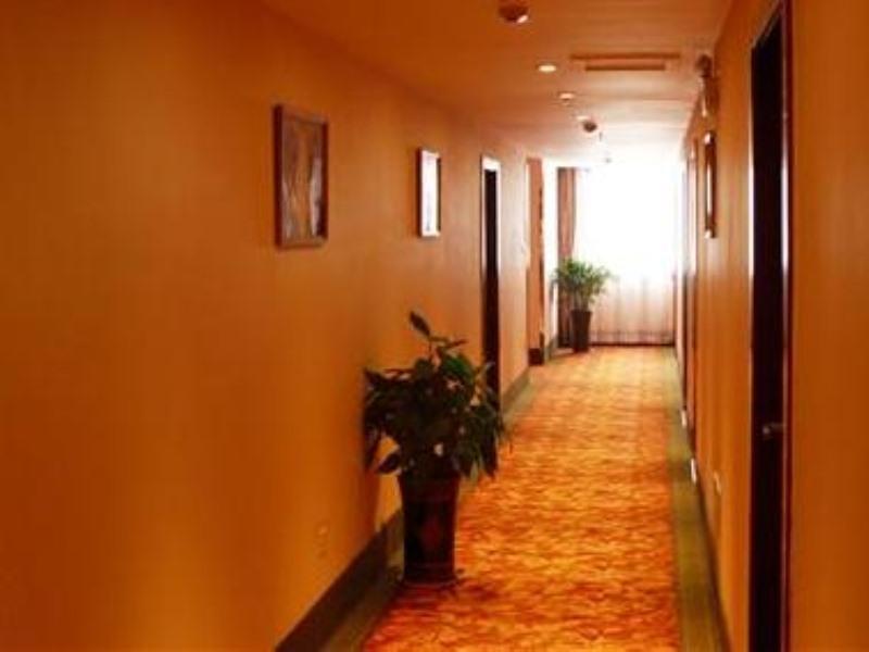 GreenTree Inn Anhui Chuzhou Wandong International Car City Express Hotel 42/44