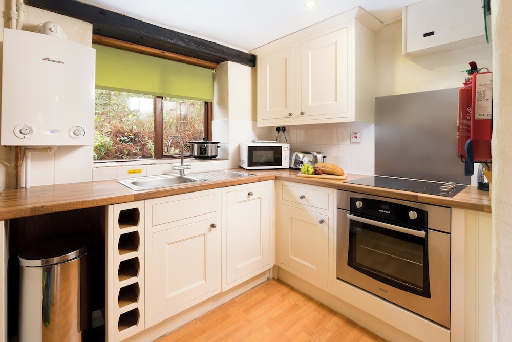 North Devon Cottages 50/50