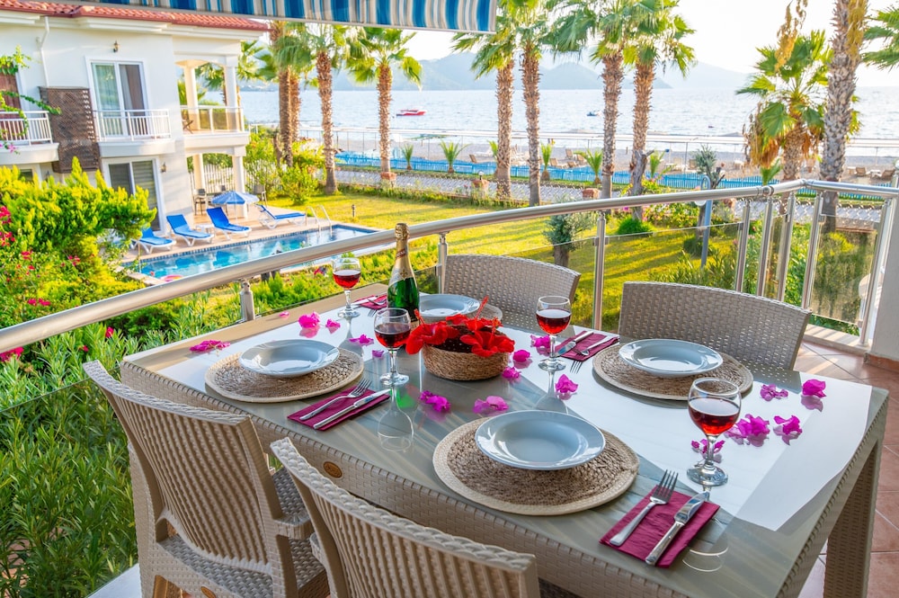 Sunset Beach Club 34/50