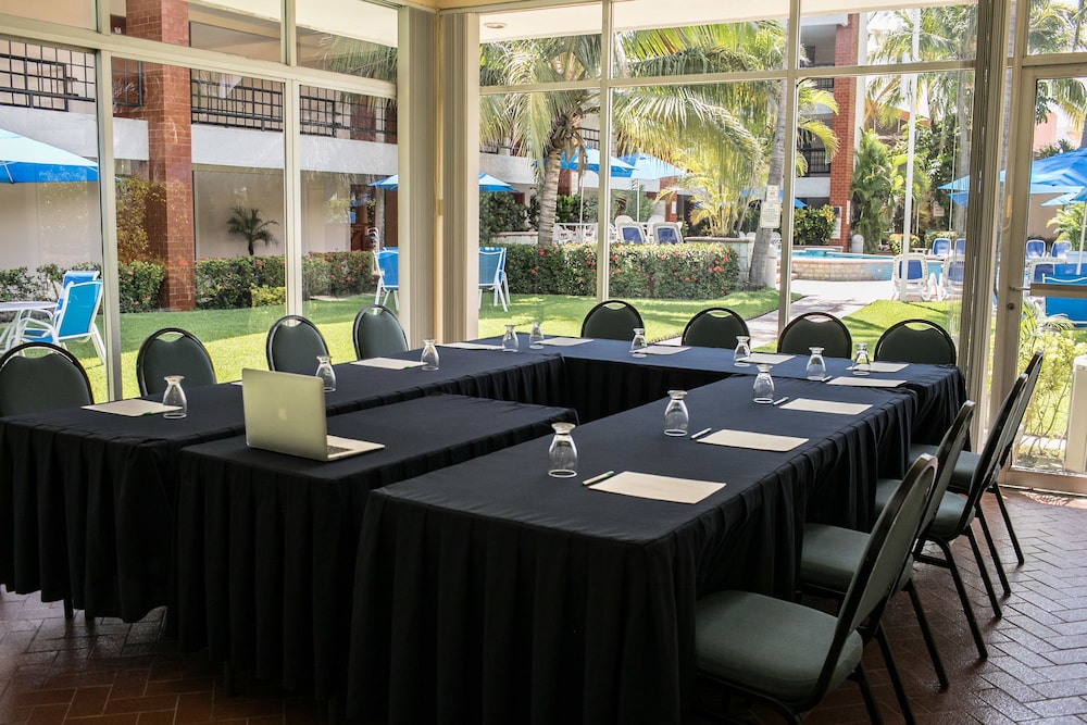 Hotel Jaragua 44/64