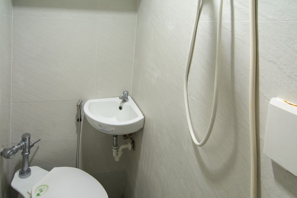 Single Capsule in a mixed room
