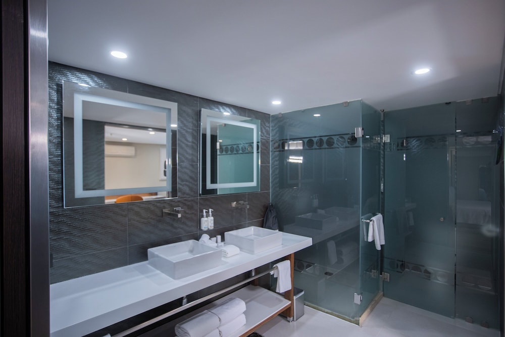 Holiday Inn Mexico Zona Centro by IHG 50/50