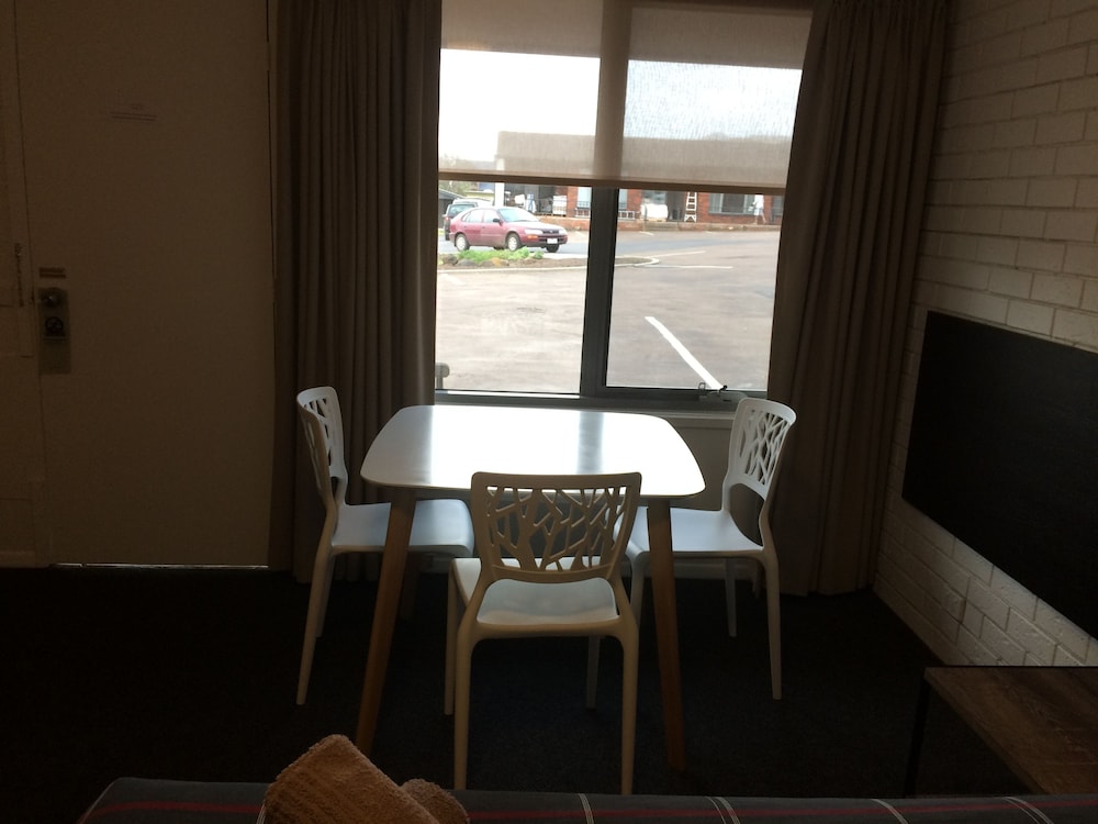 SOUTHERN OCEAN MOTOR INN 40/67