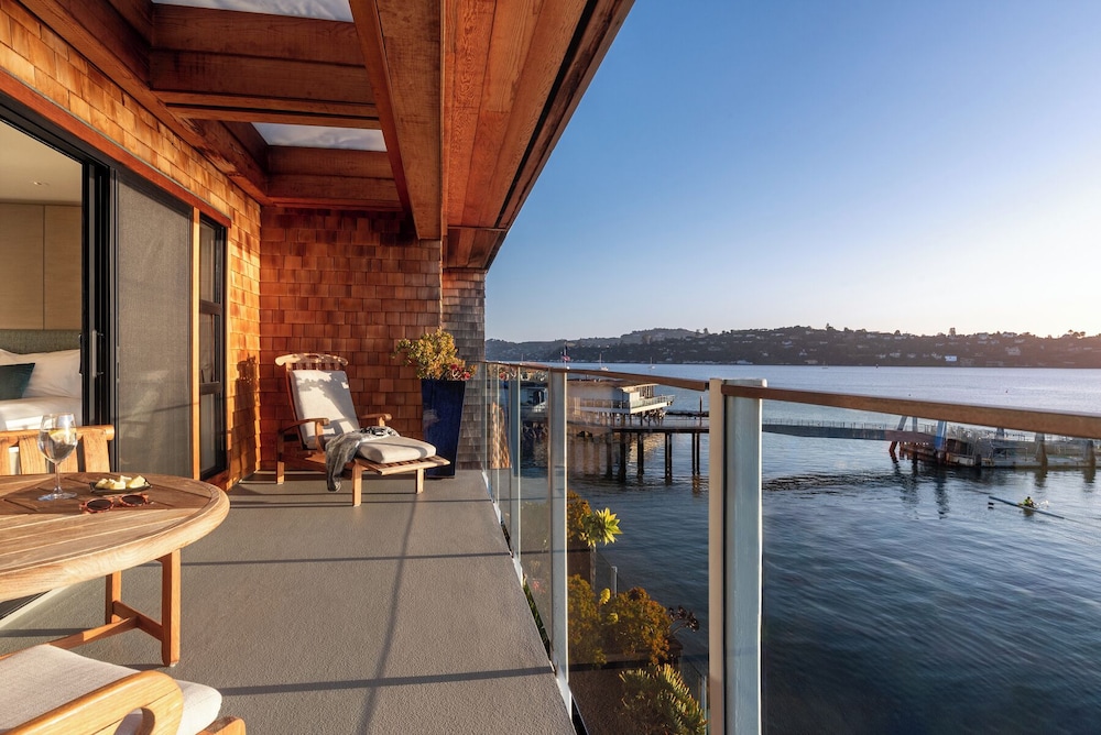 The Inn Above Tide 17/50