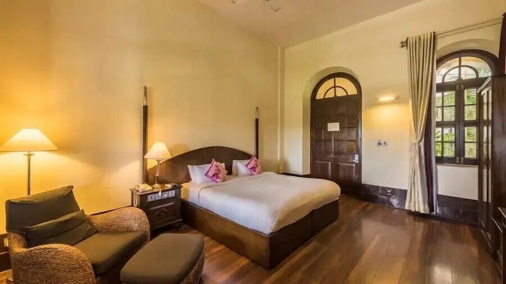 PRESTIGE, KING BED