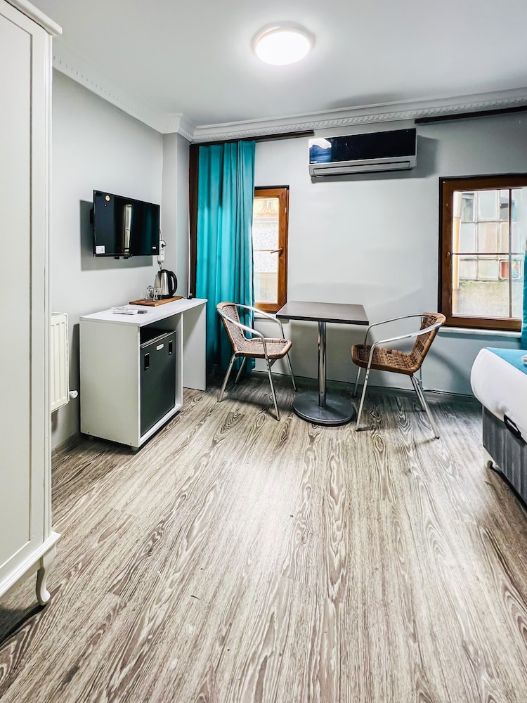 Taksim Dora Hotel & Suites 12/21