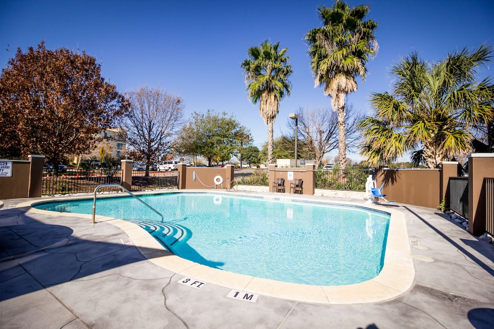 Atwell Suites Austin Airport, an IHG Hotel 3/72