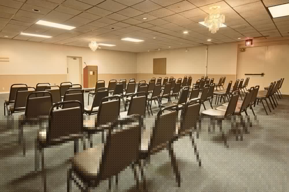 Columbus Grand Hotel and Banquet Center 27/33