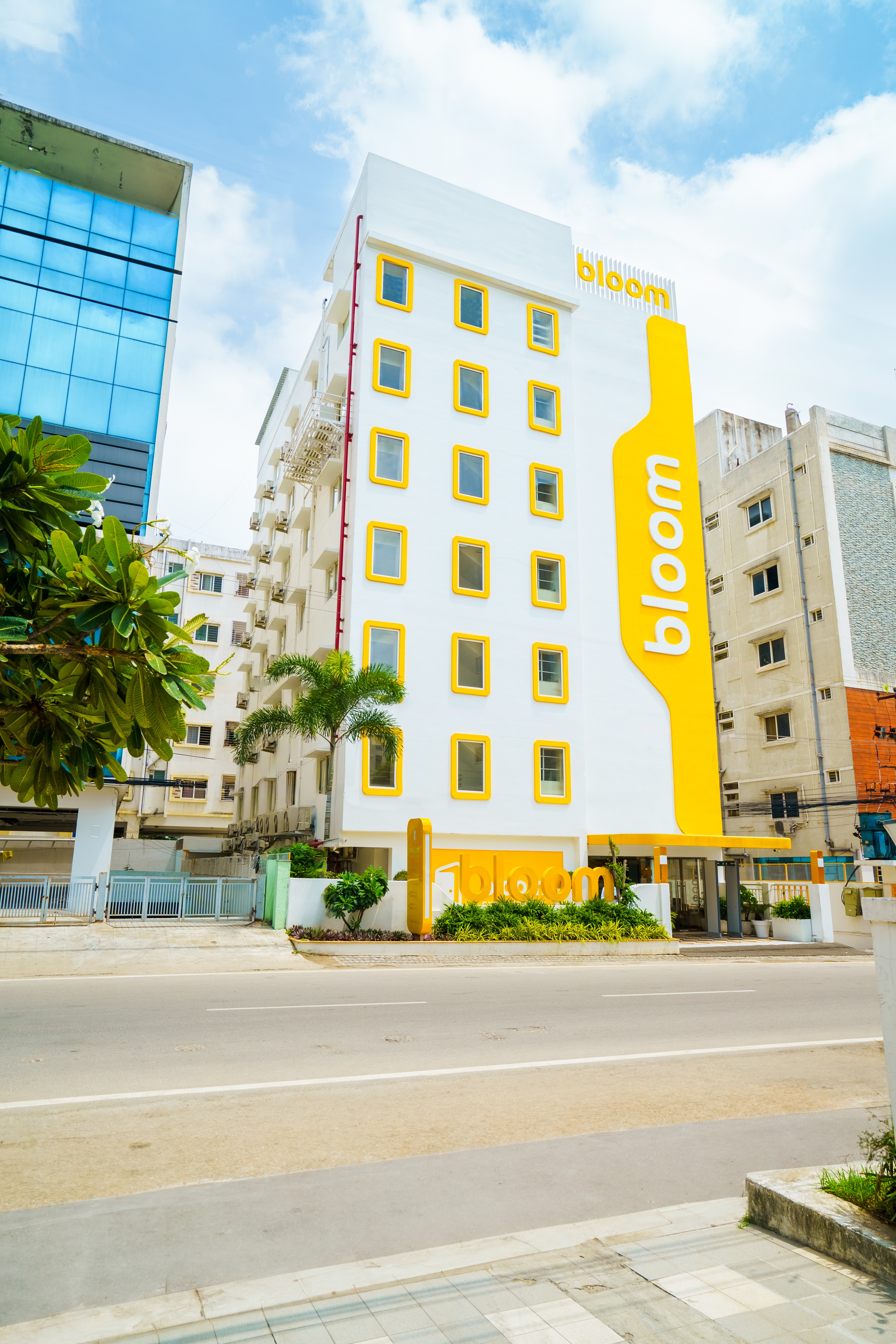 Bloom Hotel - Cyber Towers 1/26