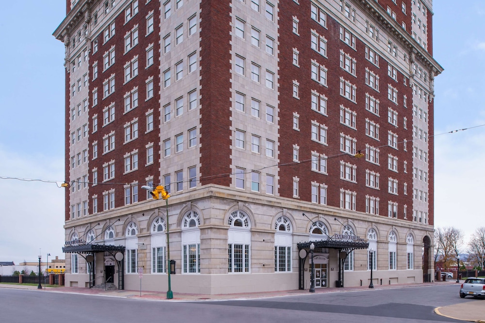 Doubletree By Hilton Utica 1/79