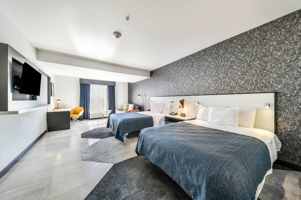 Hy-Lo Hotel 28/73