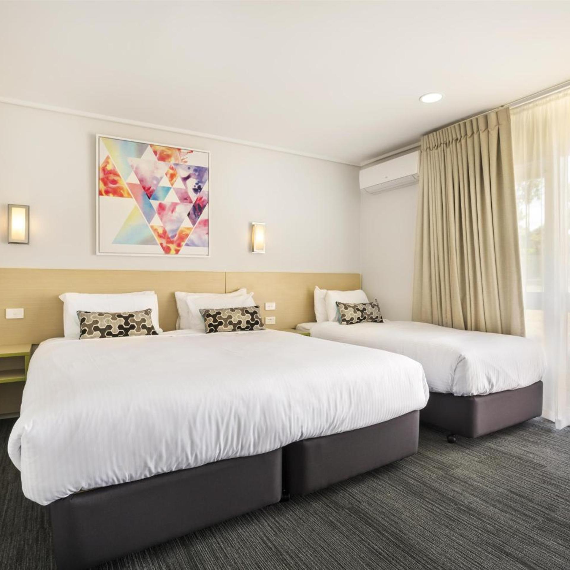 Studio, Single, King Bed