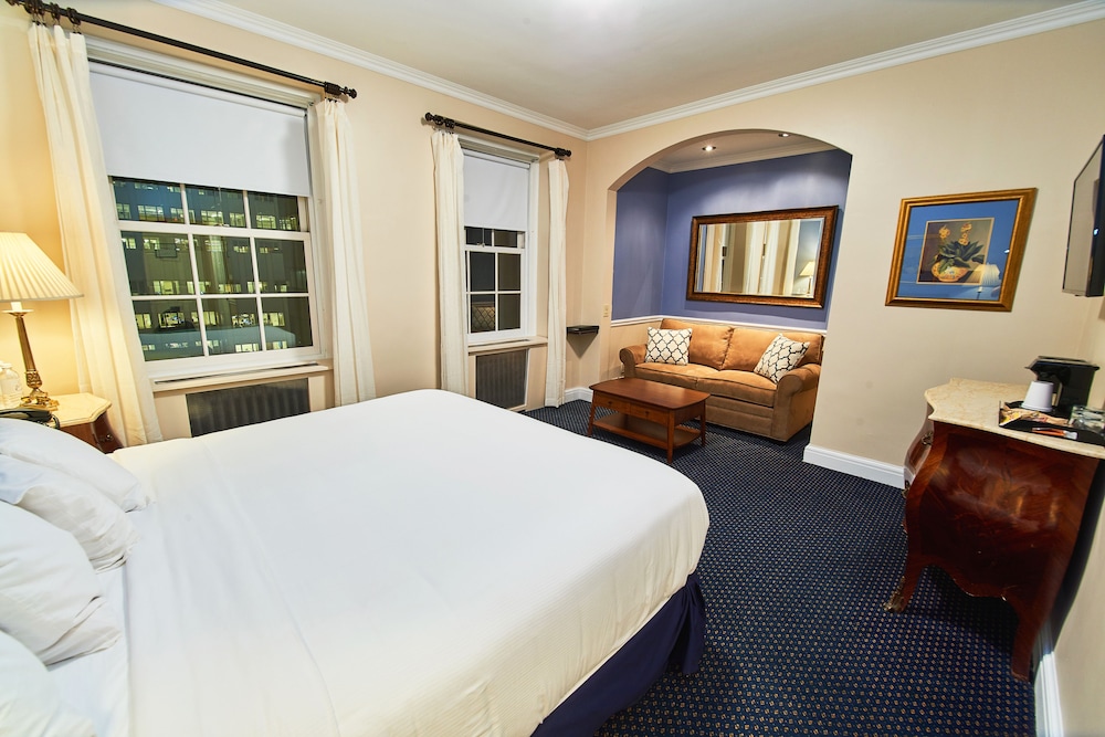 3 WEST CLUB HOTEL 15/62