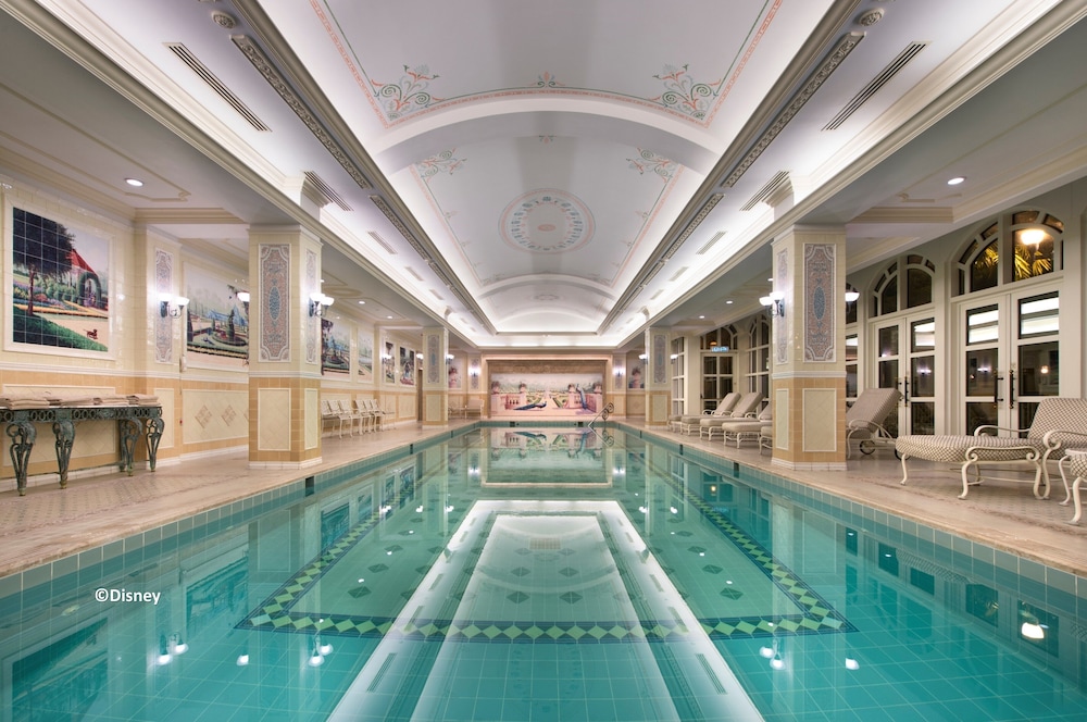 Hong Kong Disneyland Hotel 34/71