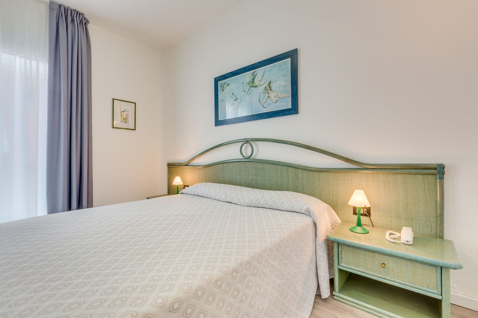 ROOM, DOUBLE BED, PARTIAL SEA VIEW, BALCONY