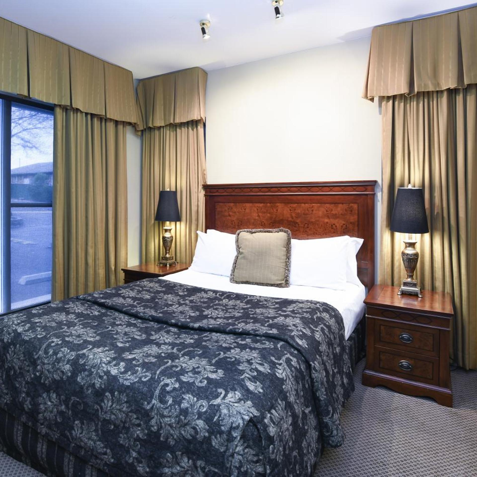 2 Bedrooms, Suite