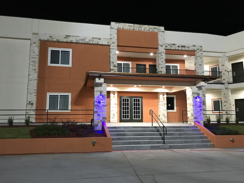 The Residency Suites 3/36