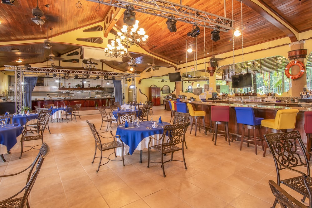 Hotel Casa Roland Golfito (ex Casa Roland Marina Resort) 50/72