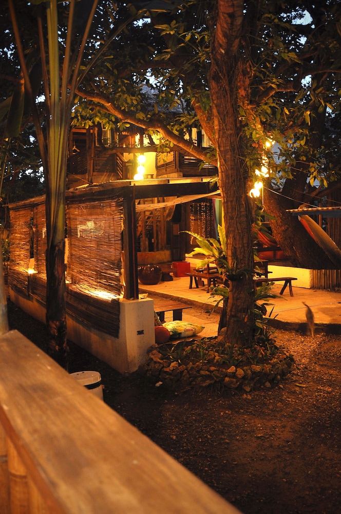 The Lazy Dog Bed And Breakfast 53/60