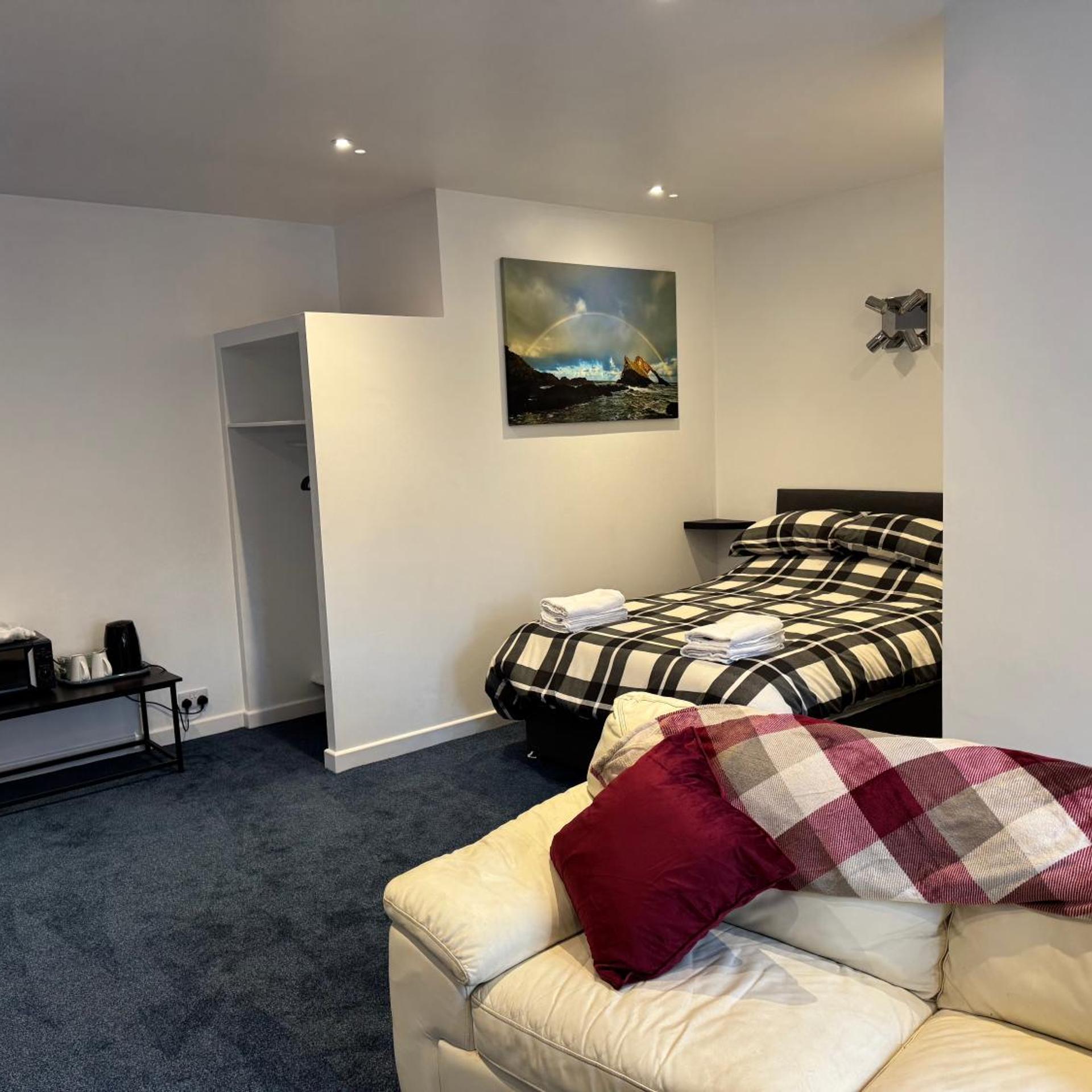 Grant Arms Hotel 26/50