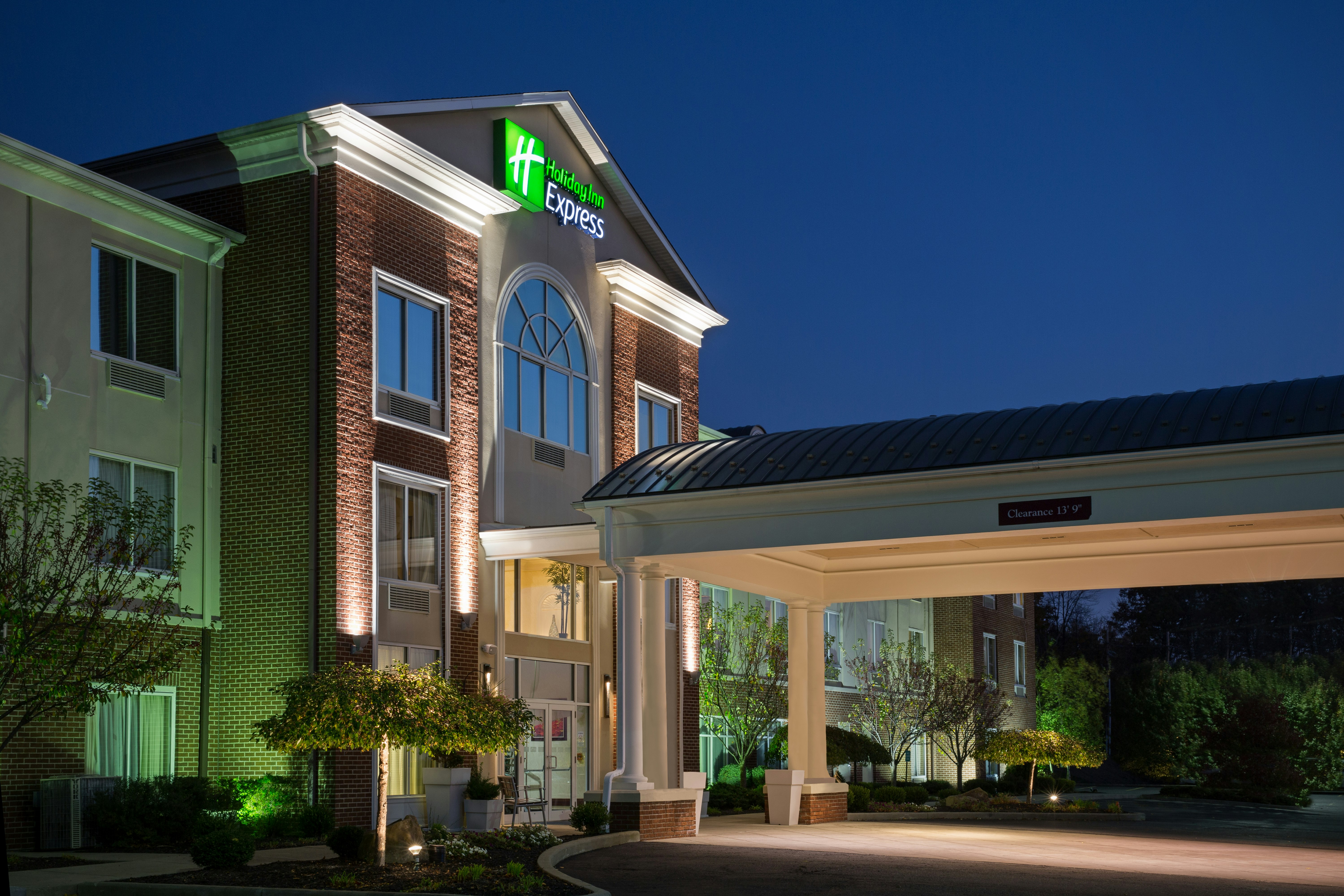 Holiday Inn Express Hotel Suites Youngstown N Warren Niles 2/79
