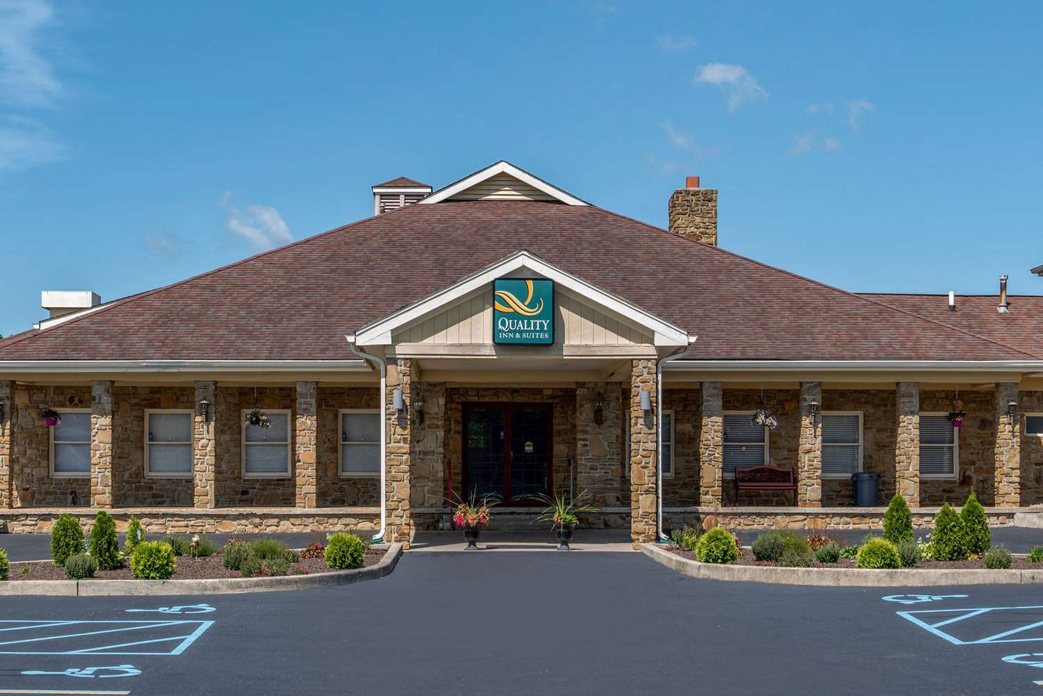 Quality Inn & Suites Bedford West IN 2/40