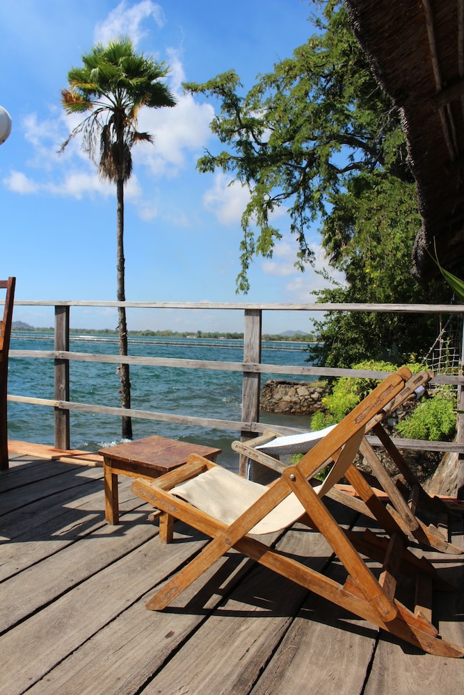 Nkhudzi Lodge 12/50