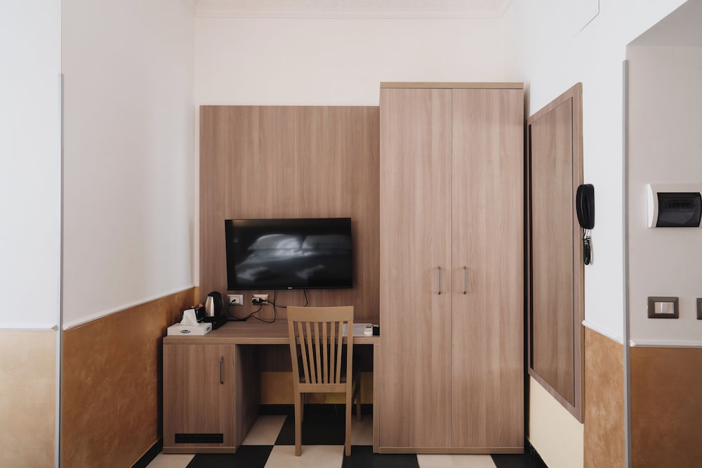 Adas Hotel 70/80