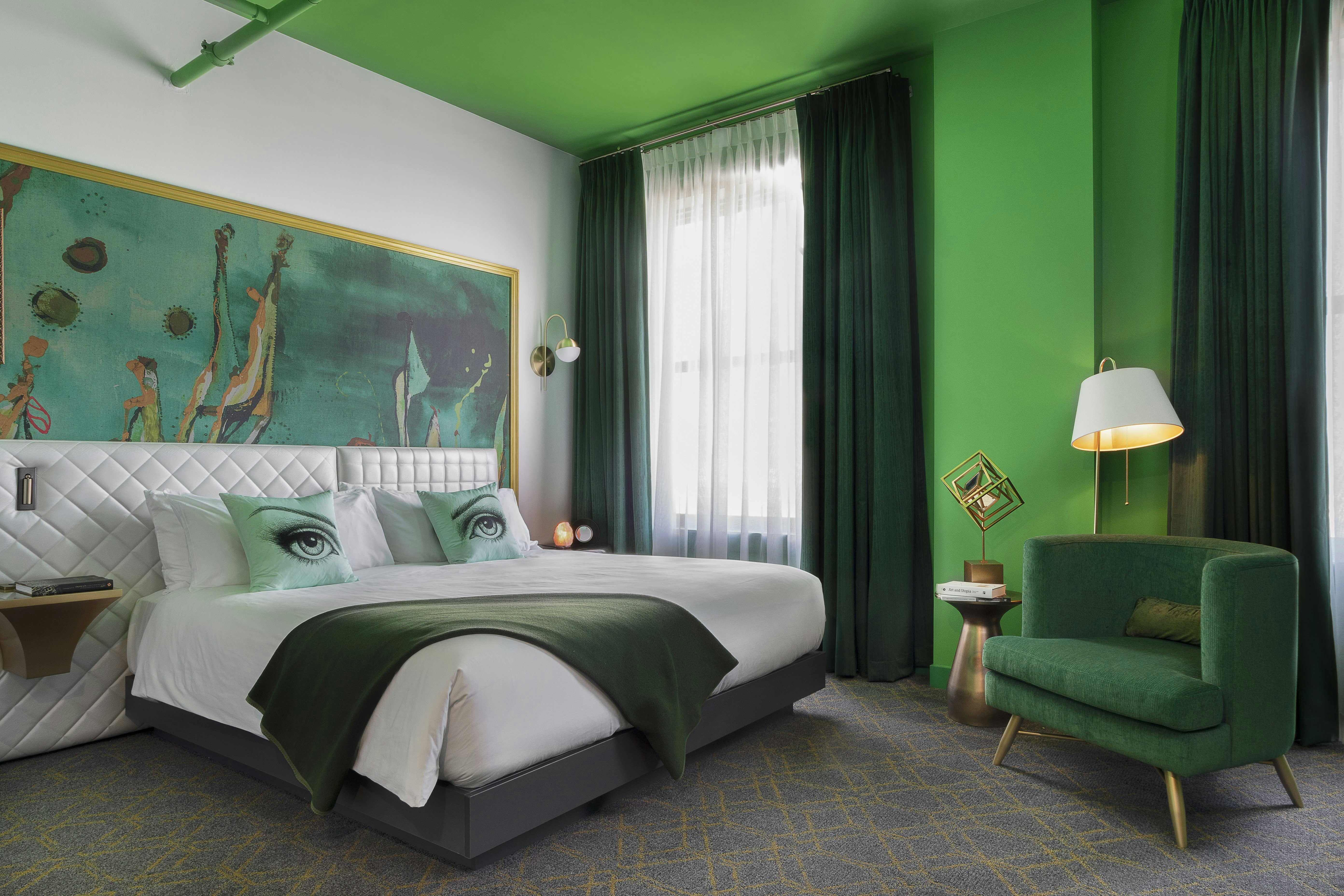 Green, Queen Bed