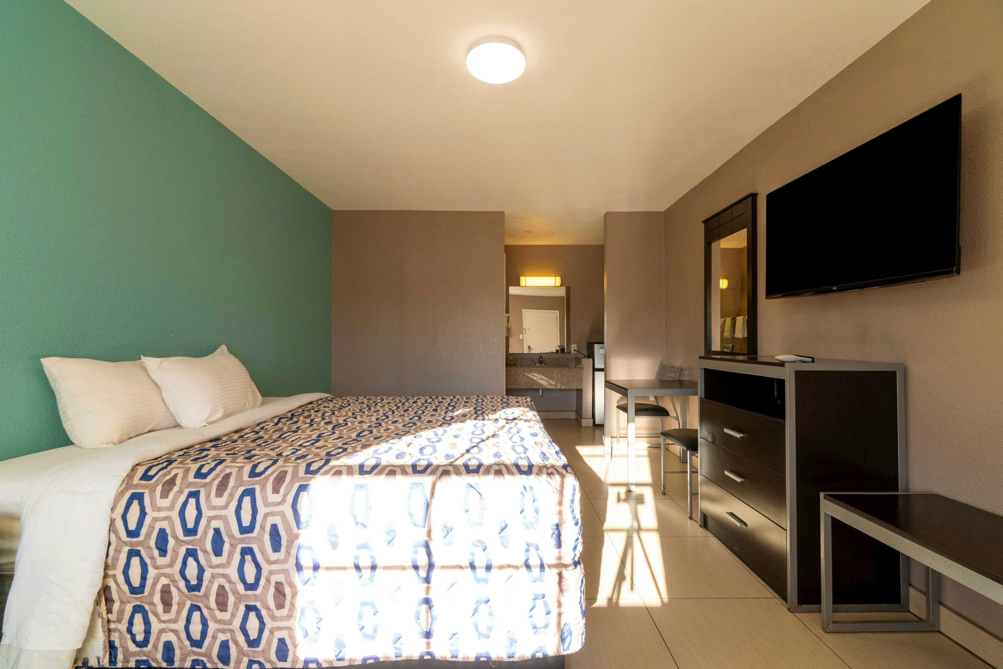 Woodfield Inn & Suites Hotel O, Yoakum TX 111 28/54