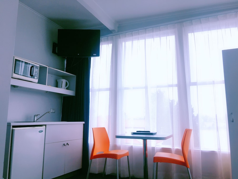 Waterfront Lodge Motel 54/70