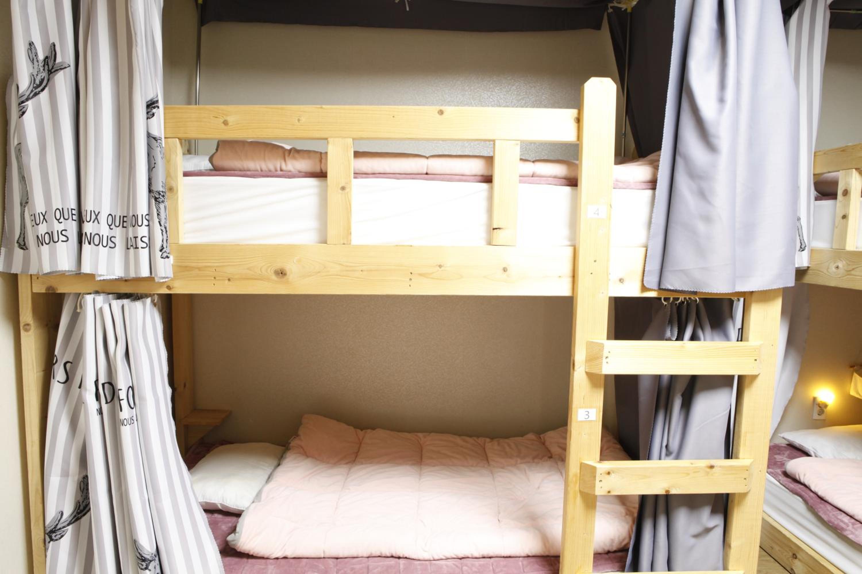 Female Dorm, Female Only, 6 Beds